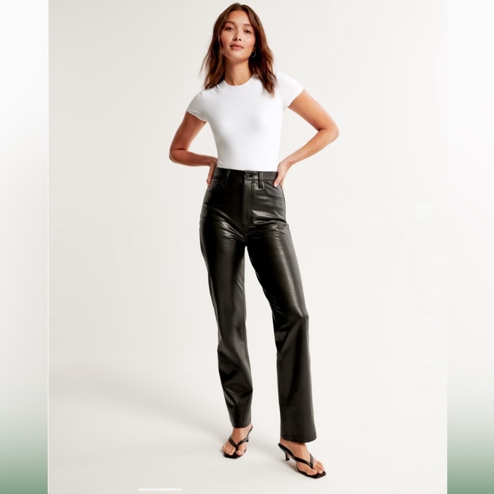 Abercrombie Ultra High Rise Vegan Leather 90s Straight Pant Curve Love Size 27 - Picture 5 of 11